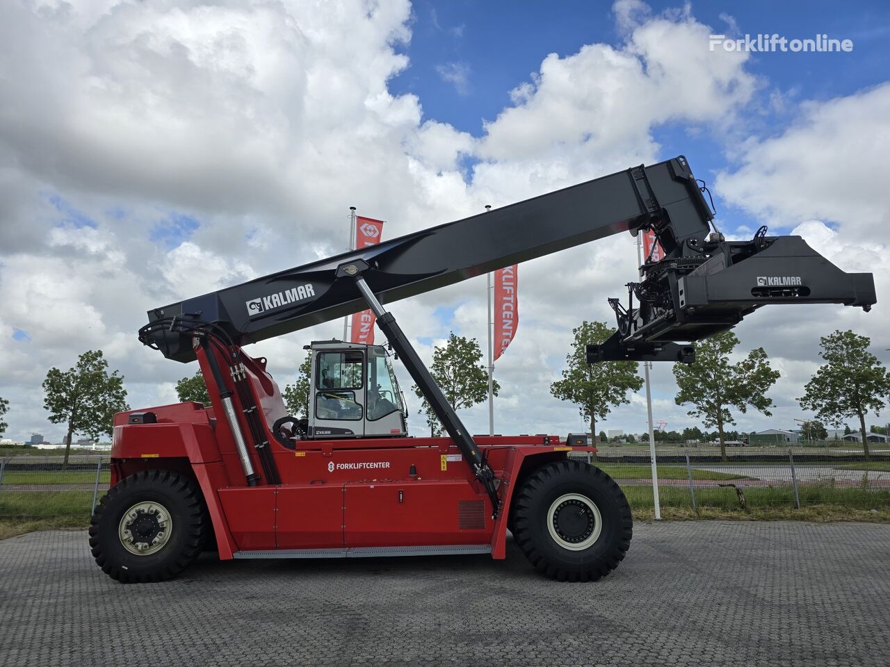 Kalmar DRU450-62S5 reach stacker